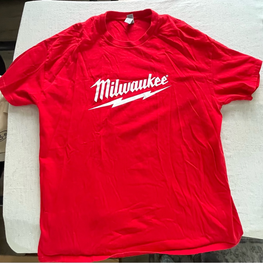 NWOT Milwaukee Tool Logo Graphic T-Shirt Red - Men’s XL